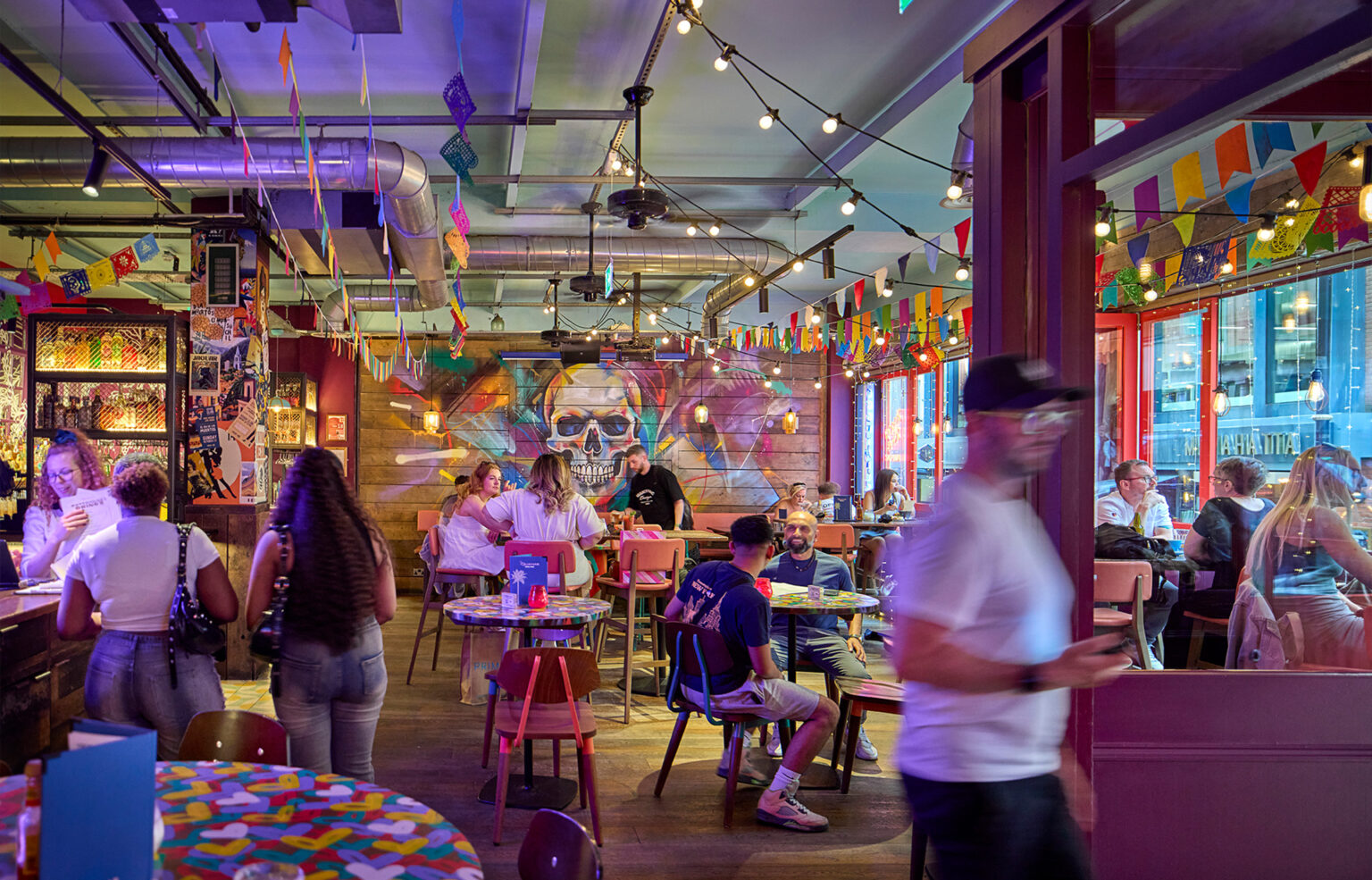 Meet with friends and family near BEORMA TOWER